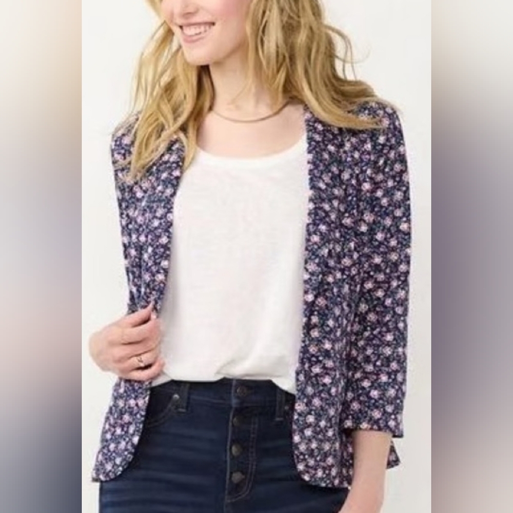 LC Navy Women's Blazer Pink Roses Floral Design Size Large Sleek And Comfortable
